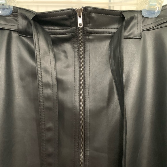 NWT Buttery Soft Faux Leather Pencil Skirt - Picture 5 of 7